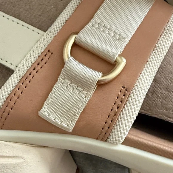 Sorel Stylish Cream and Tan Women's Sandals 7.5 Platform NEW - Picture 4 of 5